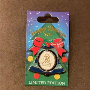 2019 Disney Riviera Limited Edition Holiday Pin